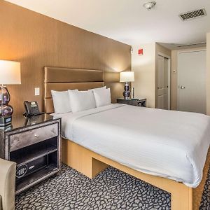 Deluxe Junior Suite Accessible